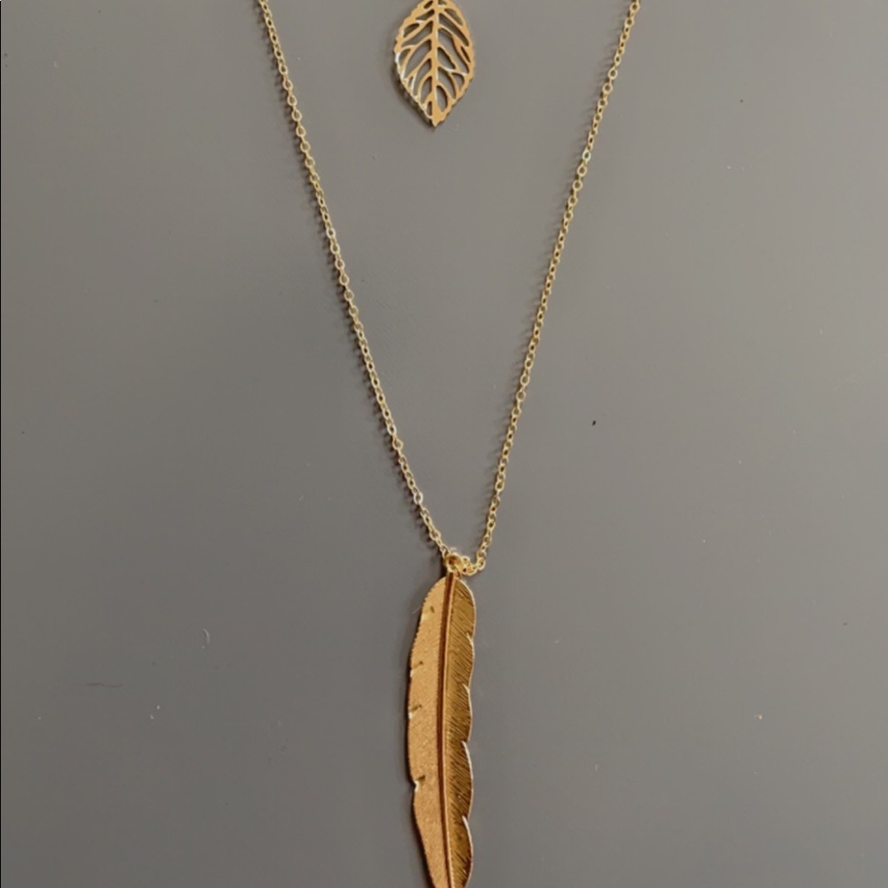 Gold 2-layer leaf pendant necklace